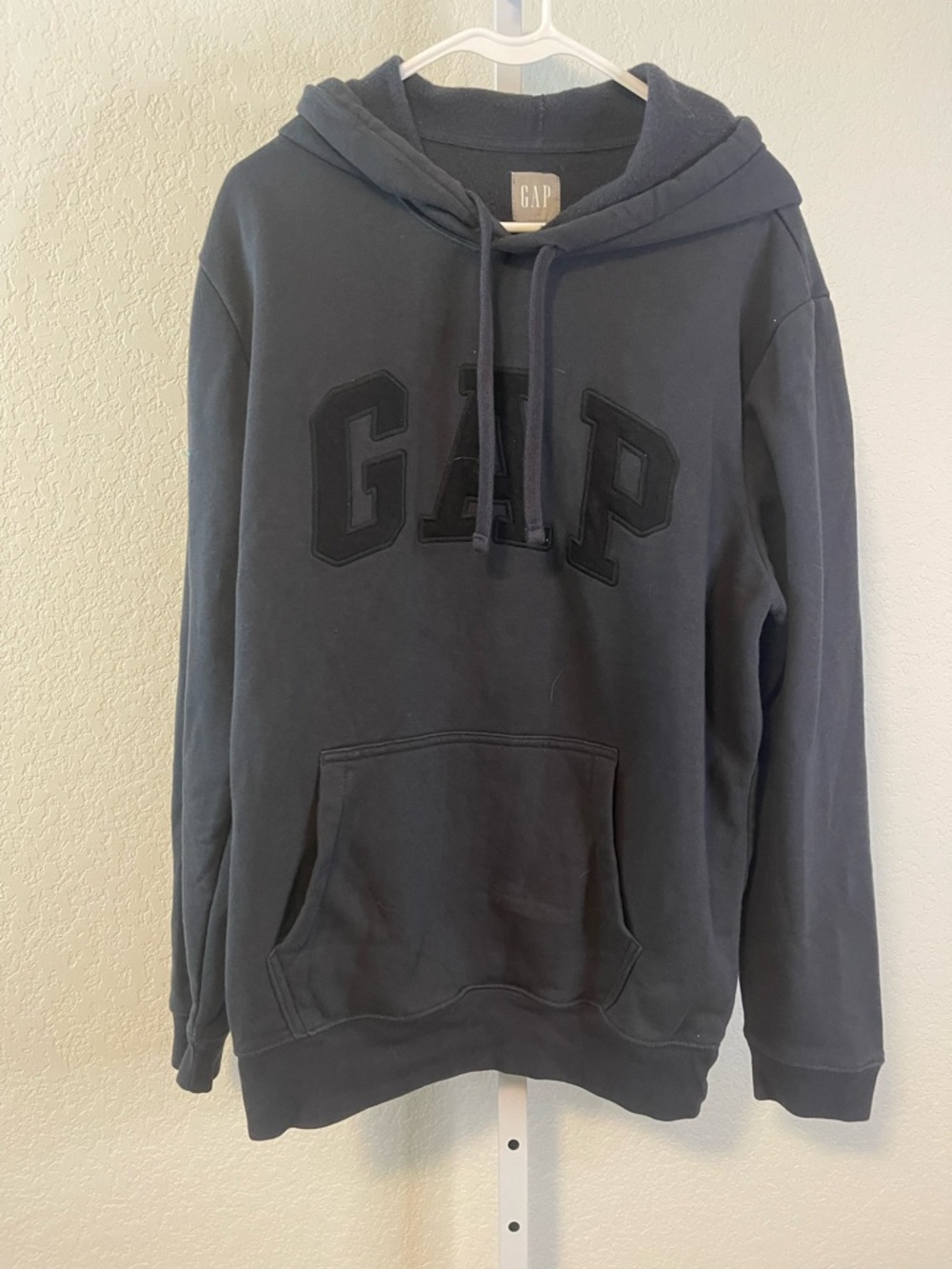 THRIFT STEAL! GAP Men’s / Women’s‎ Relaxed Black  Hoodie with Logo - Size Large